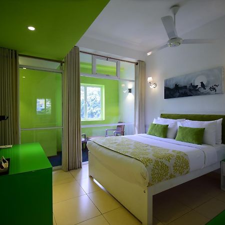 Thilhara Days Inn Kolombo Bagian luar foto