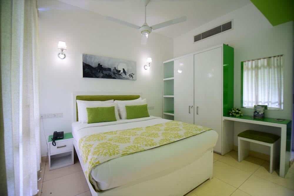 Thilhara Days Inn Kolombo Bagian luar foto