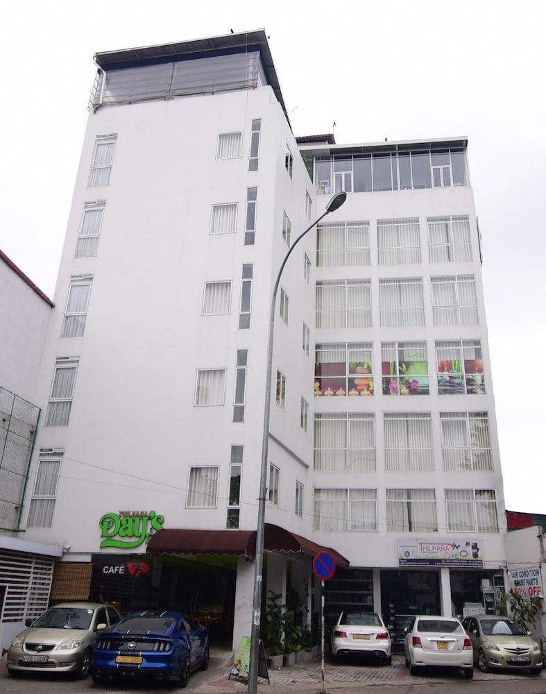 Thilhara Days Inn Kolombo Bagian luar foto