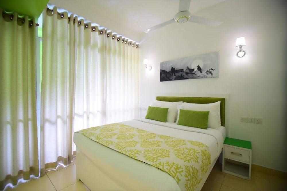 Thilhara Days Inn Kolombo Bagian luar foto