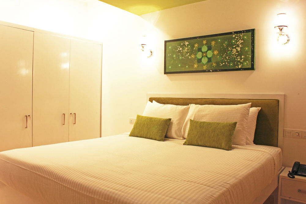 Thilhara Days Inn Kolombo Bagian luar foto