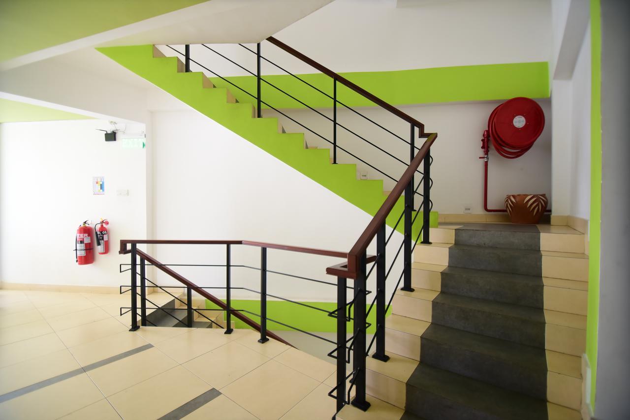 Thilhara Days Inn Kolombo Bagian luar foto
