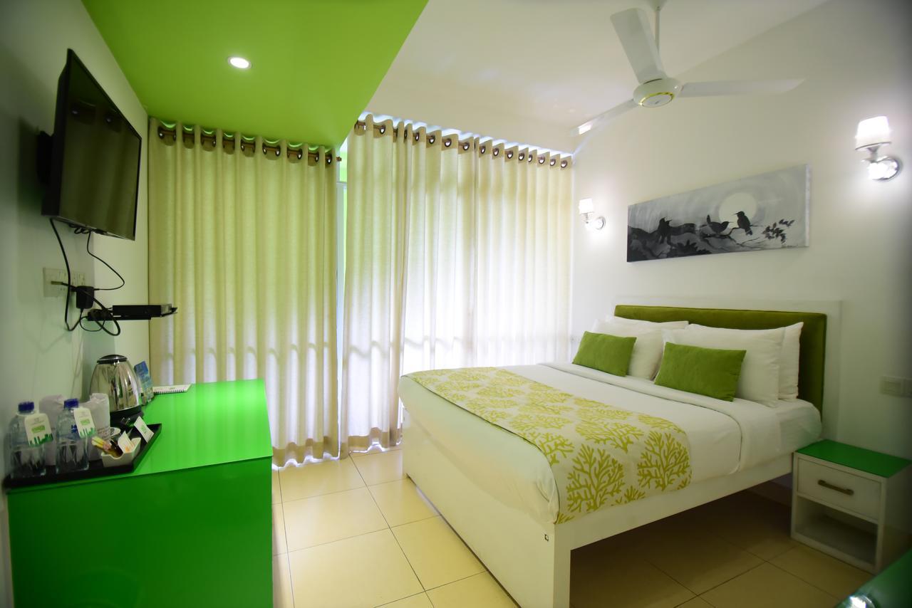 Thilhara Days Inn Kolombo Bagian luar foto