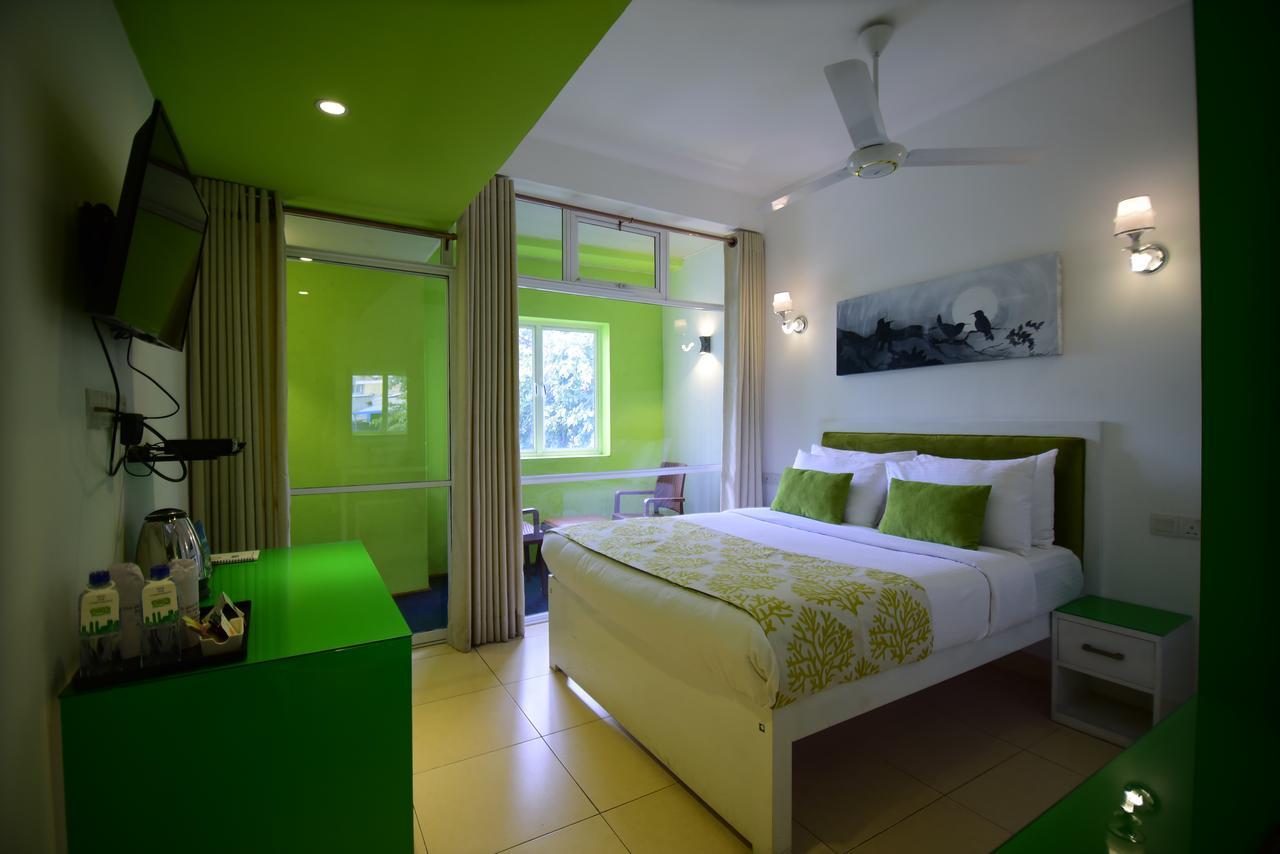 Thilhara Days Inn Kolombo Bagian luar foto