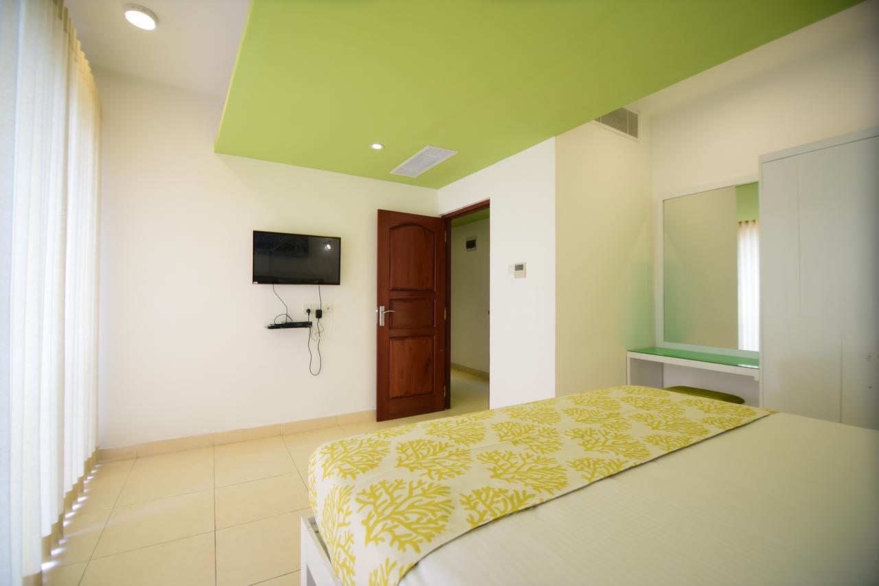 Thilhara Days Inn Kolombo Bagian luar foto