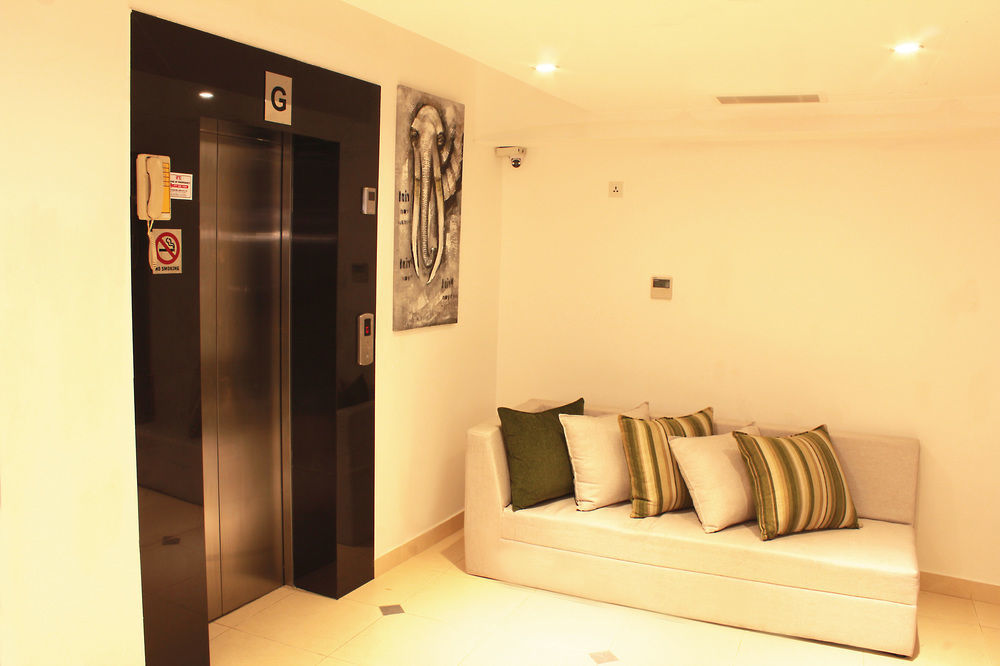 Thilhara Days Inn Kolombo Bagian luar foto