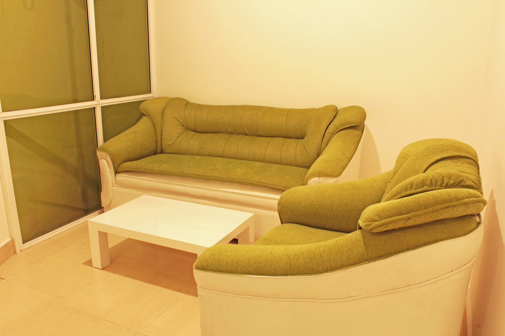 Thilhara Days Inn Kolombo Bagian luar foto