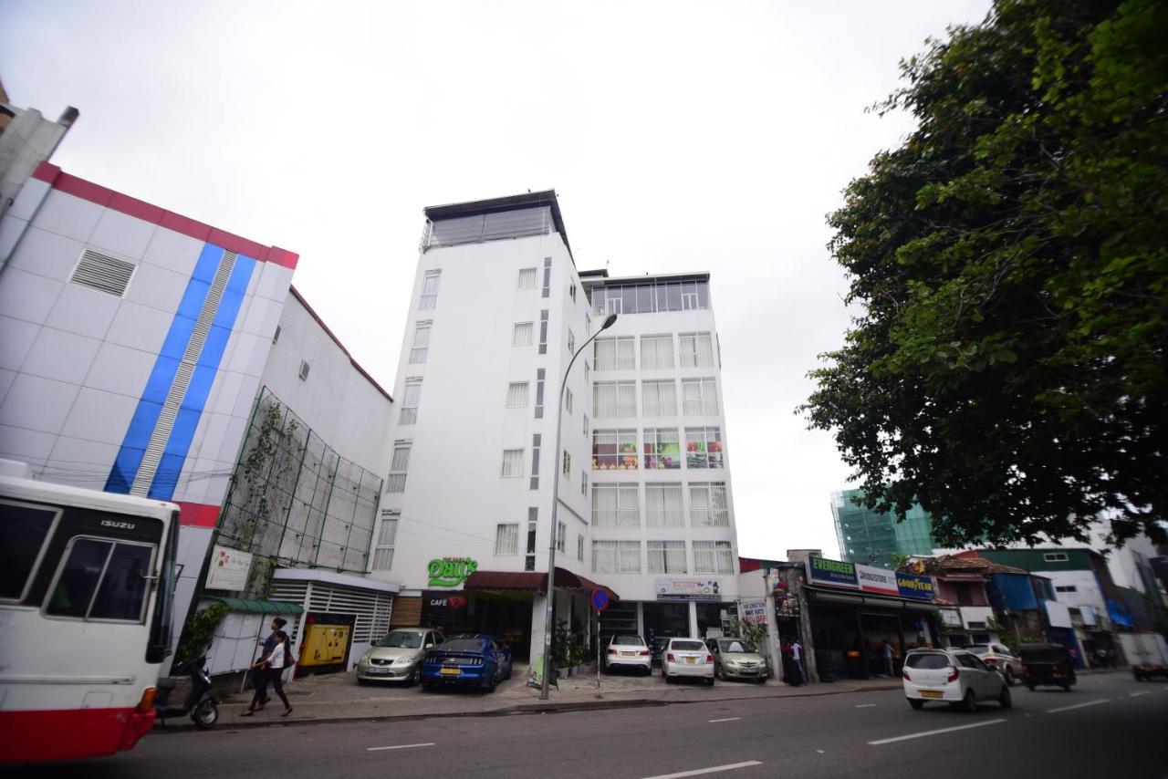 Thilhara Days Inn Kolombo Bagian luar foto